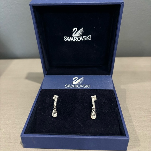 Swarovksi Earrings - Picture 4 of 5